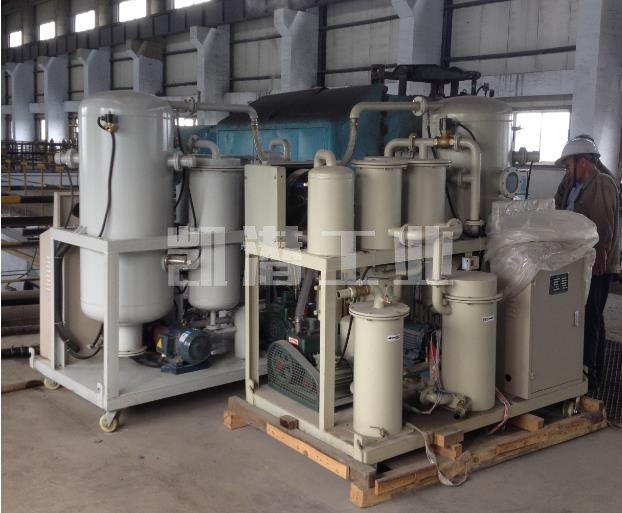 潤(rùn)滑油真空濾油機(jī)現(xiàn)場(chǎng).jpg 潤(rùn)滑油真空濾油機(jī)現(xiàn)場(chǎng).jpg